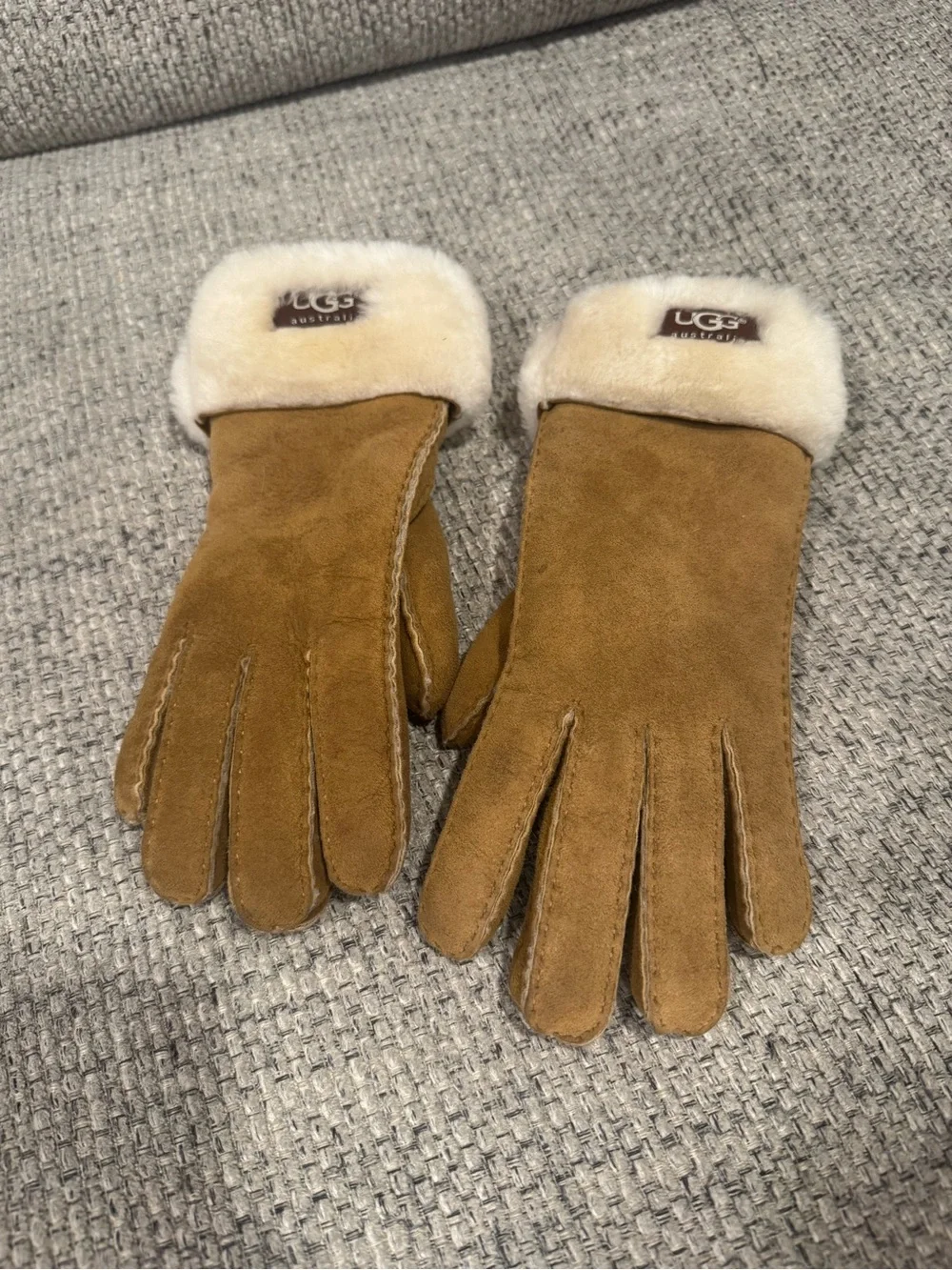 UGG Turn Cuff Chestnut Shearling Gloves
